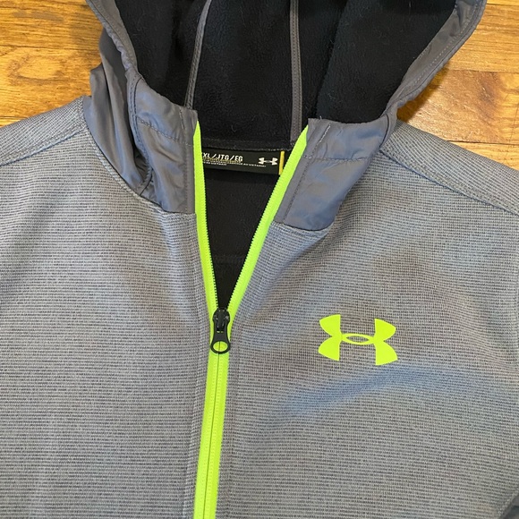 Under Armour Youth XL hooded jacket! EUC! - Picture 4 of 7